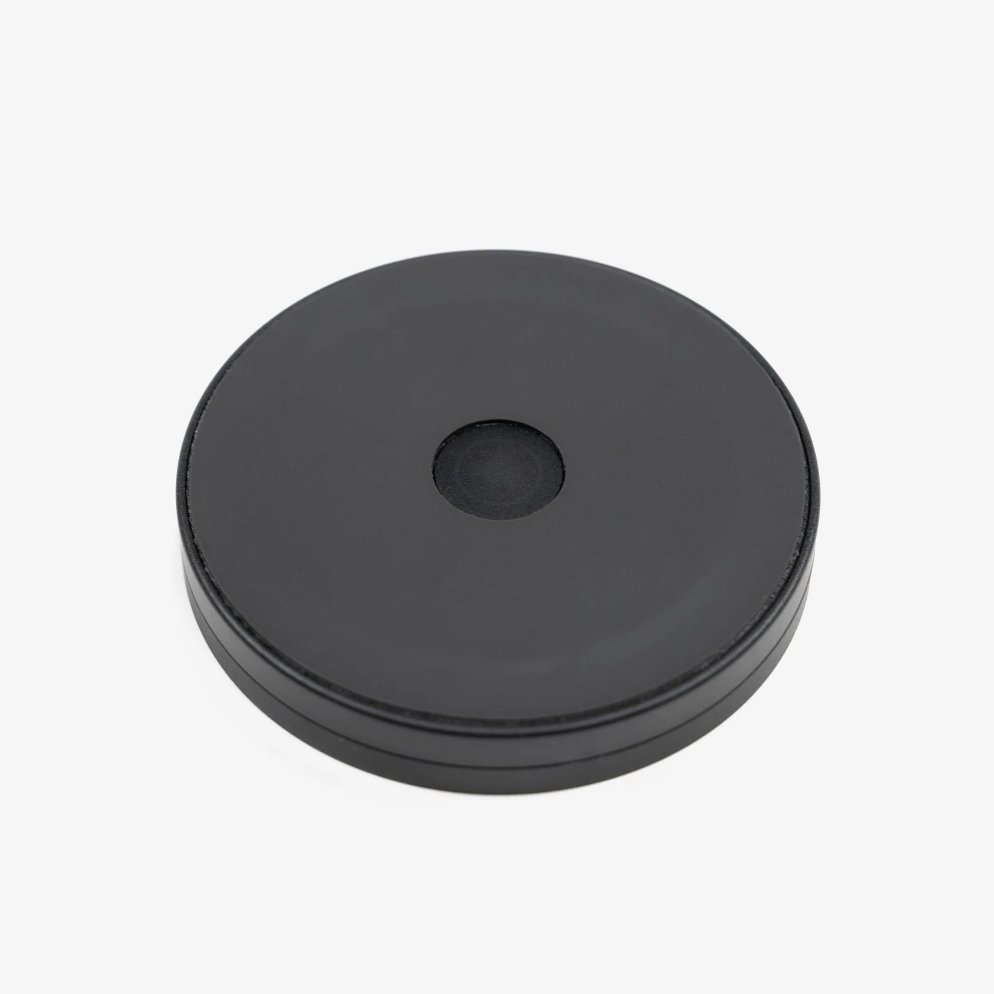 Moment Multi Threaded Mount for MagSafe® - Image 2