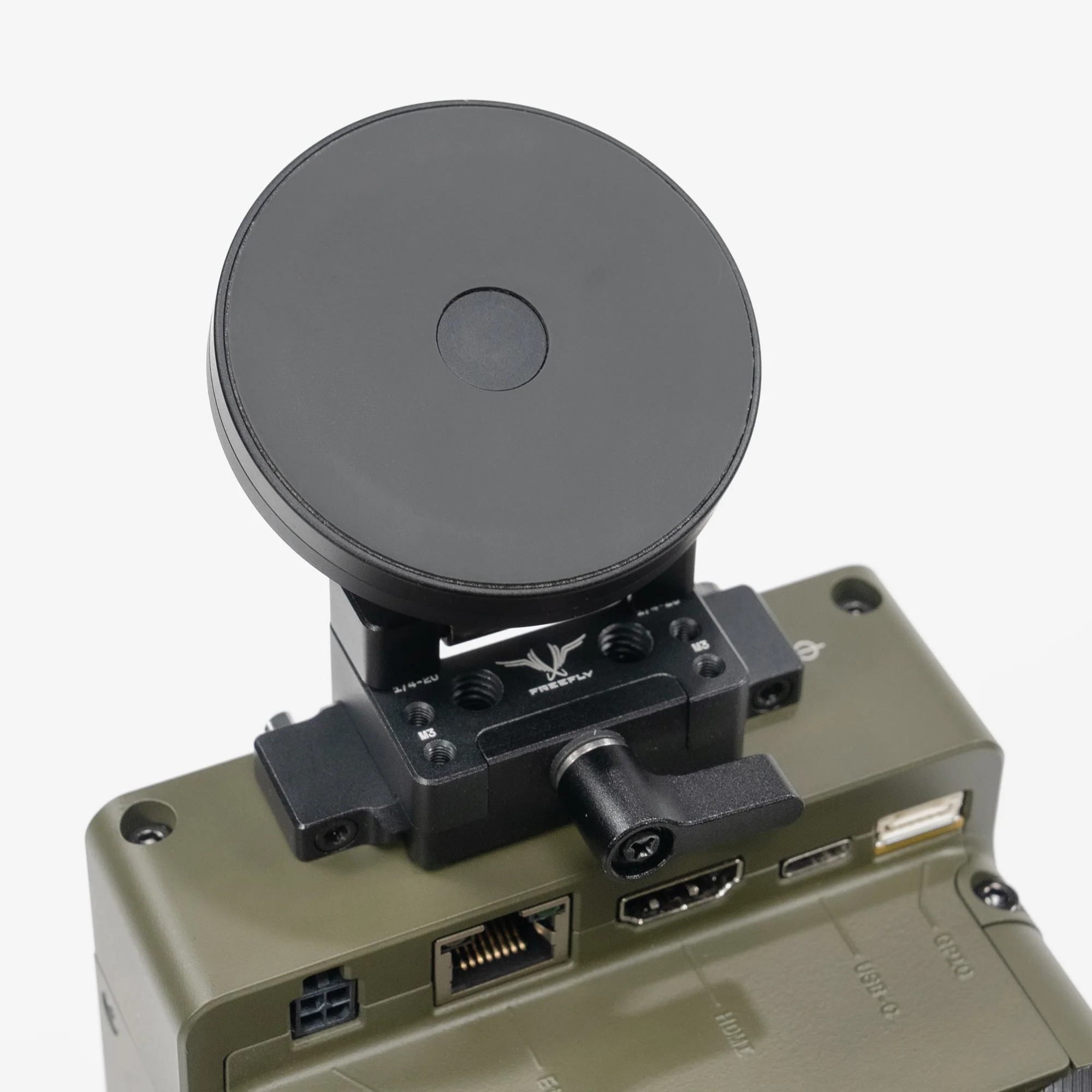 Moment Multi Threaded Mount for MagSafe® - Image 3